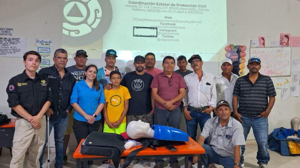 Capacita Sagarhpa a pescadores y buzos en prevención de incidentes con tiburones 